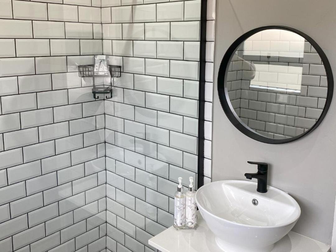 Staysure Guesthouse Alberton Bagian luar foto