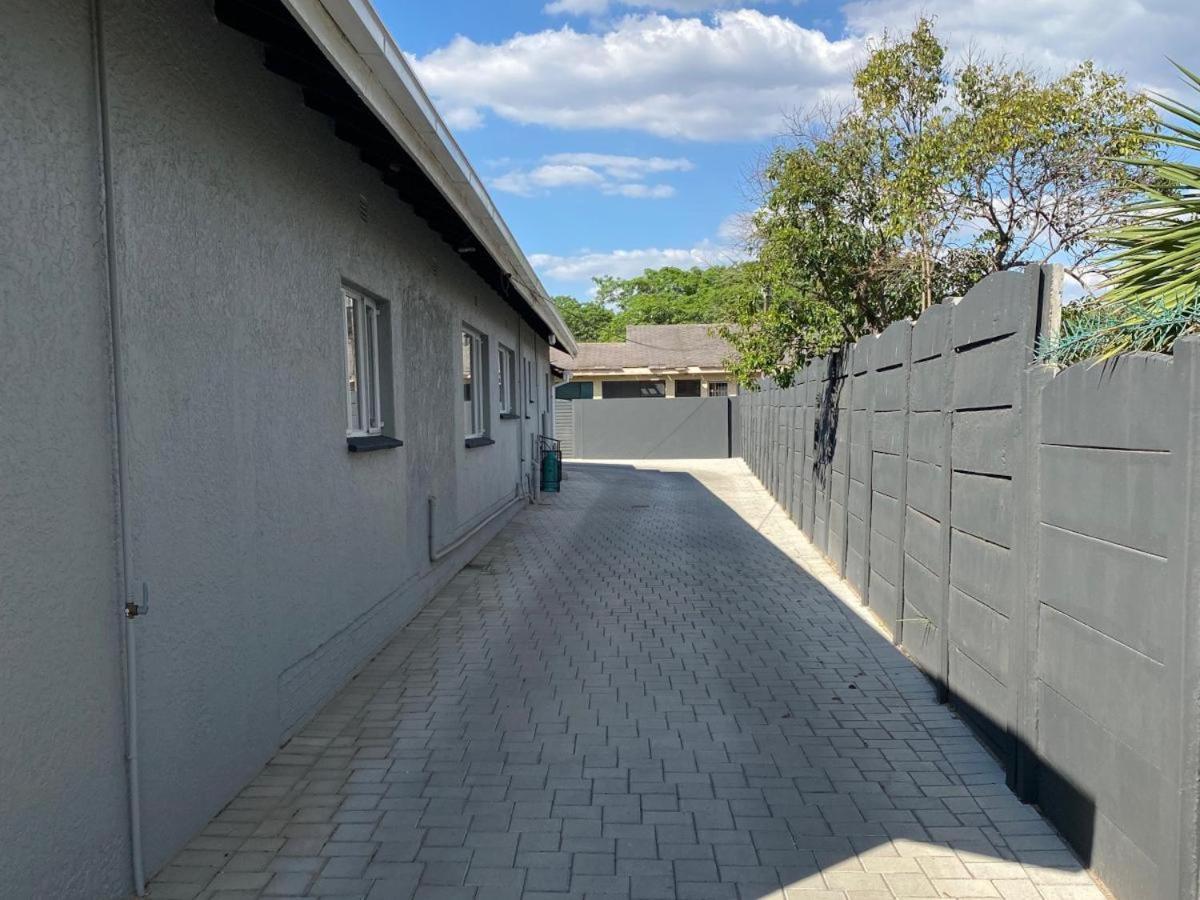 Staysure Guesthouse Alberton Bagian luar foto